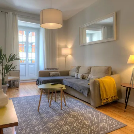 Fuer 13 Personenund 1 Kind In Lissabon, Regiao De Costa De * Lisbon