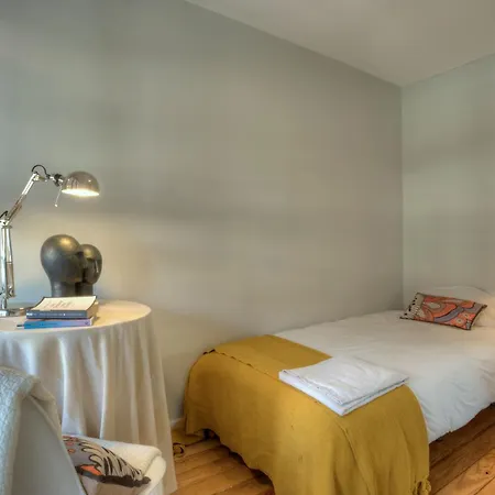 Fuer 13 Personenund 1 Kind In Lissabon, Regiao De Costa De Apartment *