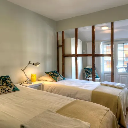 Apartment Fuer 13 Personenund 1 Kind In Lissabon, Regiao De Costa De Lisbon